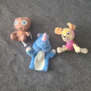 One puppet two plush good lot